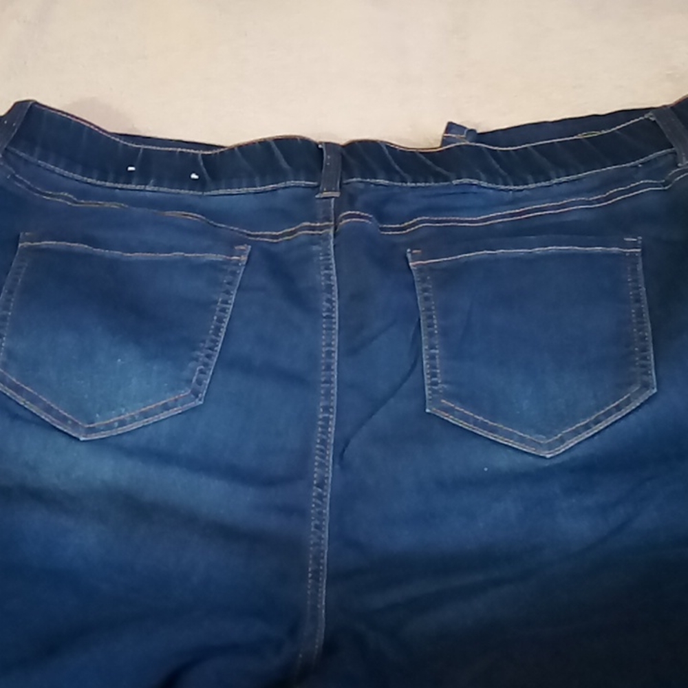 🌺CJ Banks Shaped fit faux fly pull on straight leg denim jean - Picture 2 of 5